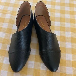 Qupid brand black flats with 3/4” heel. Excellent condition. Size 7 1/2.